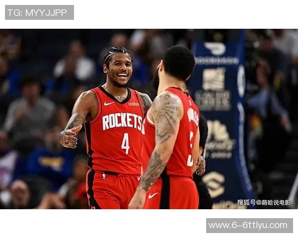 杰伦格林高中球衣退役仪式太阳主教练与新队友齐聚祝贺 杰伦格林高中球衣退役仪式太阳主教练与新队友齐聚祝贺