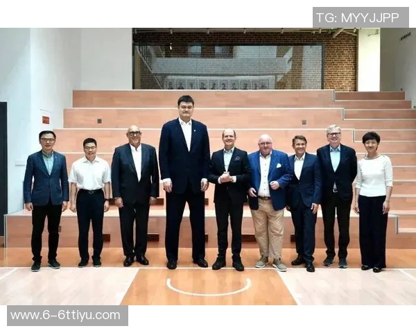 回顾中国篮球名人堂李震中辉煌岁月的珍贵老相册 回顾中国篮球名人堂李震中辉煌岁月的珍贵老相册