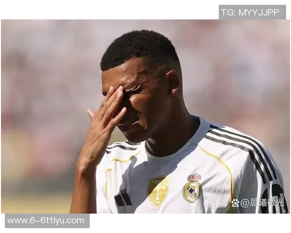 姆巴佩场边怒斥裁判四官要求专注比赛不应分心他人